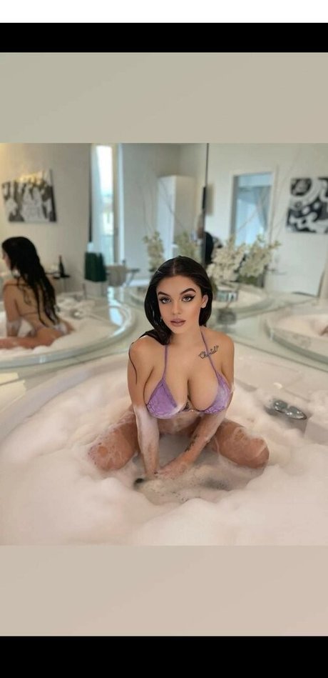 Aicha Bianchi pornstar top pic