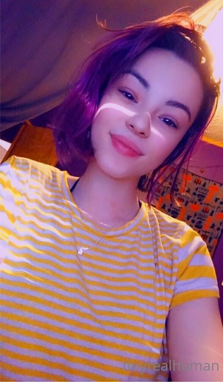 tinyrealhuman adult actress pic