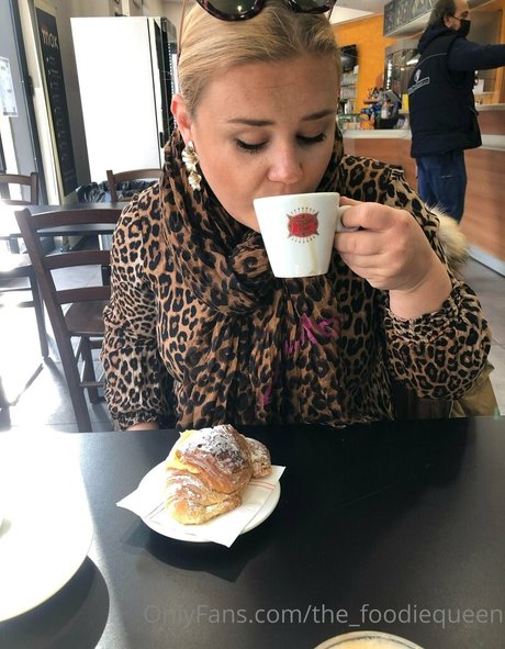 the foodiequeen star adult photo