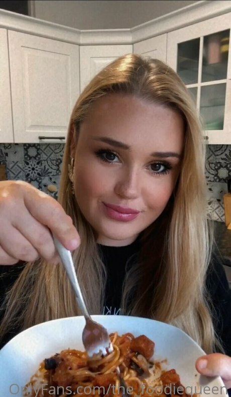 the foodiequeen art model archive