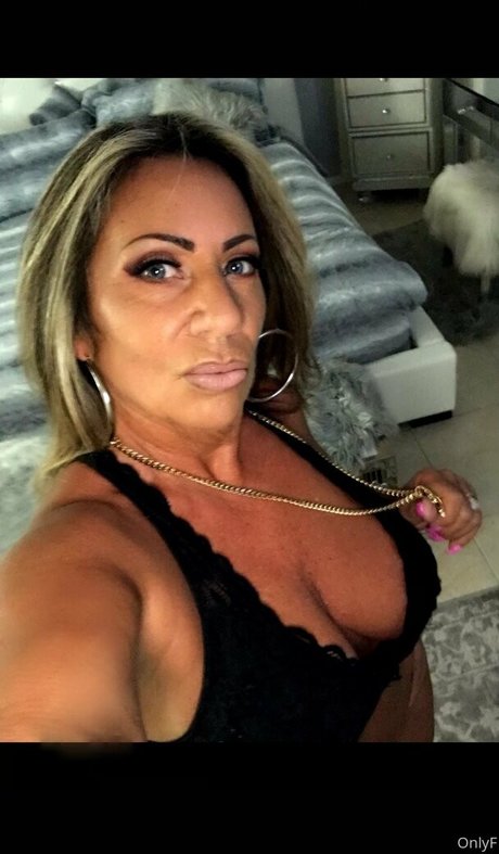 hottotrottots star nudes image