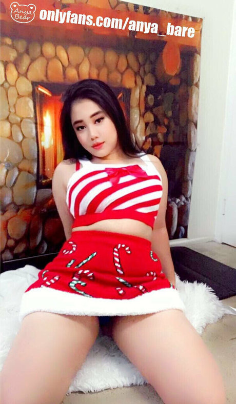 anya bear model hot pic