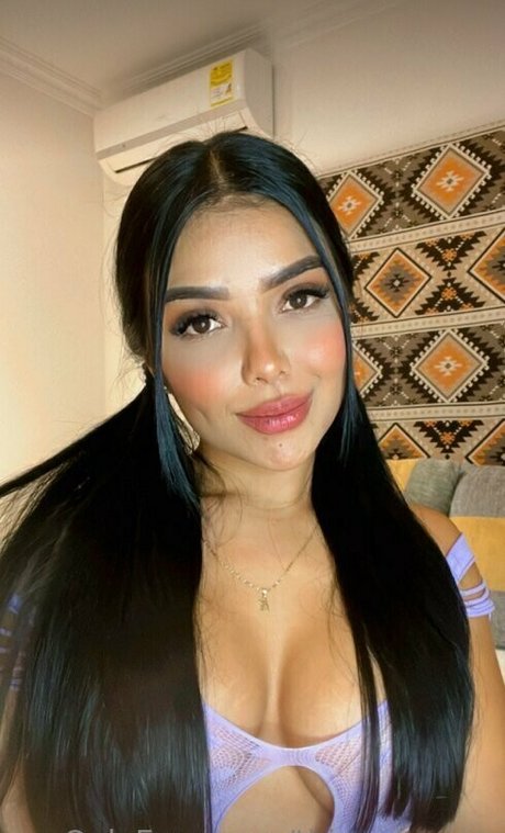 thianabrown pornographic model image