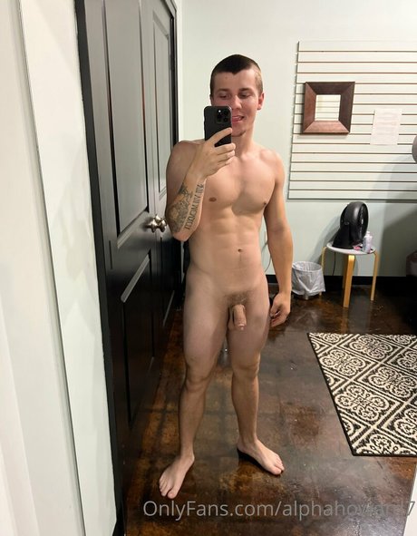 alphahoward7 model pornographic picture