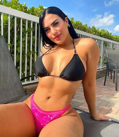 Melany Fernandez model top pics