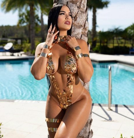 Melany Fernandez star sexy pictures