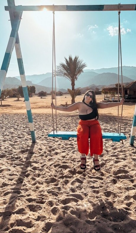 Sapir Sol sexy model photo