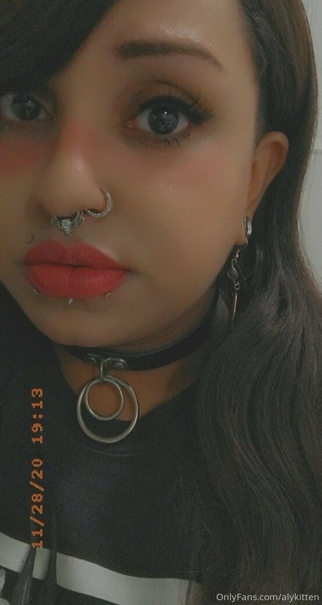 raeraejiggles nudes actress pic