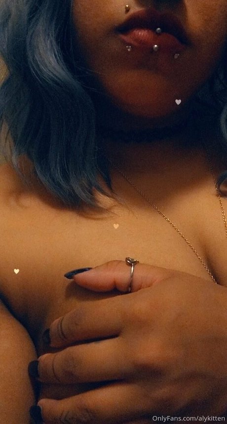 raeraejiggles pornstar pretty pictures