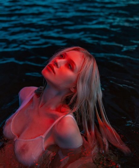 Aspiratova nude model images