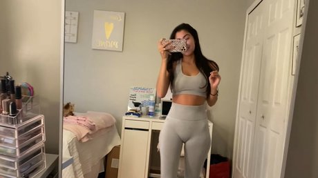 Valentina Villegas nude actress gallery