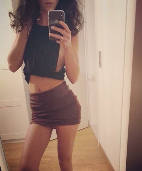 Bella Caramella model erotic archive