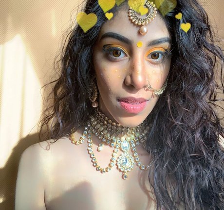 BambiAfterDark adult model pictures