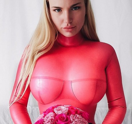 Beyla Hughes erotic star image