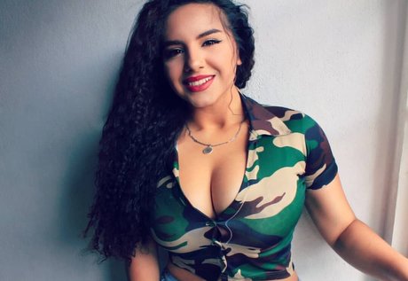 Herlinda Angel model hot images