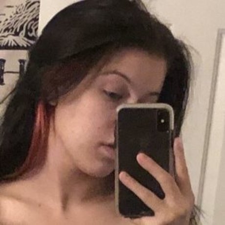 Hawlee Cromwell model porn pic