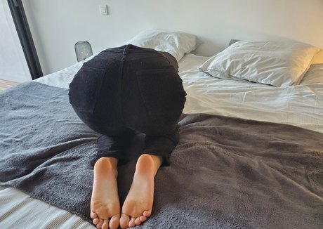 alicefrenchfeet porn star img