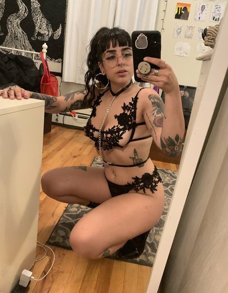 Littlefilthyb sexy pornstar image