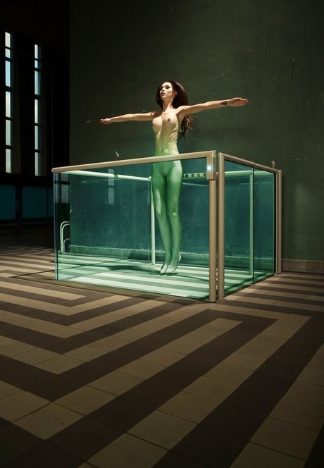 Daisy Olie hot star image