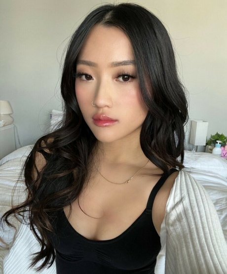 godessjny model nude image