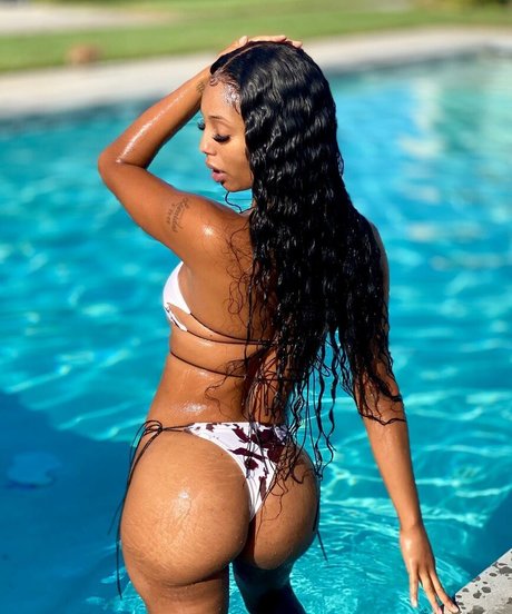 royalty24kt pornstar nude picture