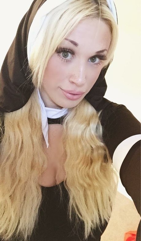 Lily Madison pornstar exclusive picture