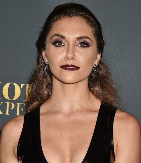 Alyson Stoner adult star img