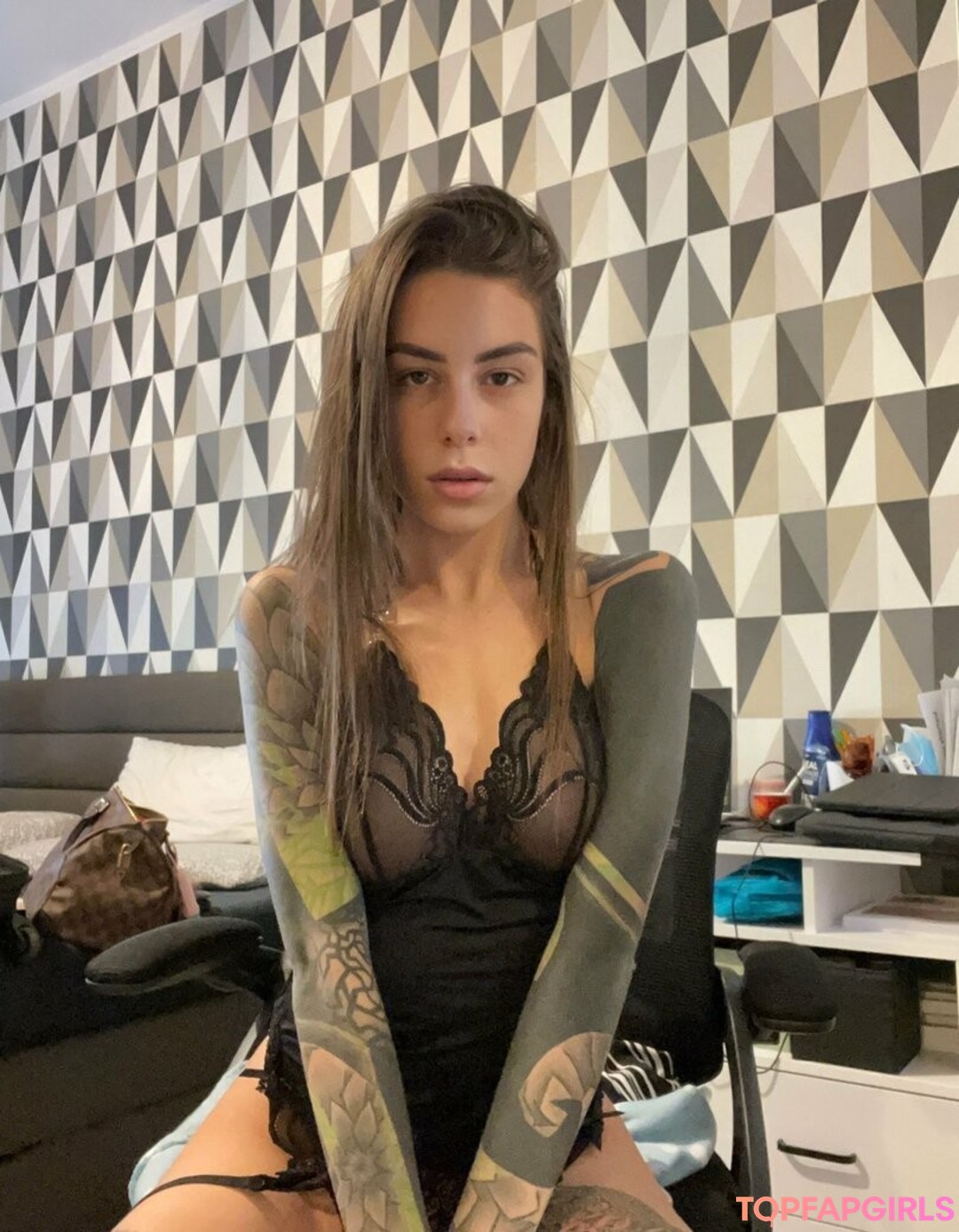 co ra lin erotic model galleries