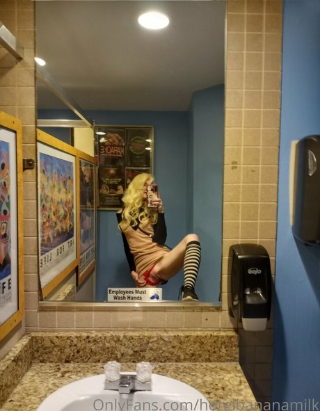 hotelbananamilk pretty model pictures