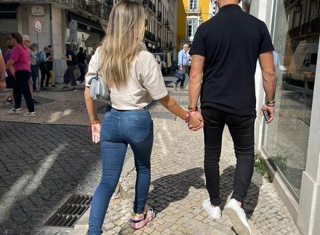 Bruna Gomes model top picture