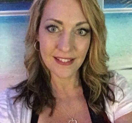 mature slut onlyfans nude pic