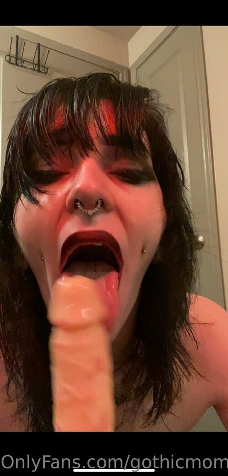 gothicmomma star sexy pics