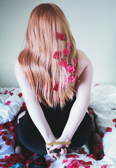 catscosplays perfect model img