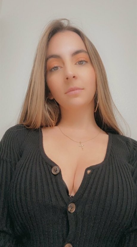 milky may pornstar naked photo