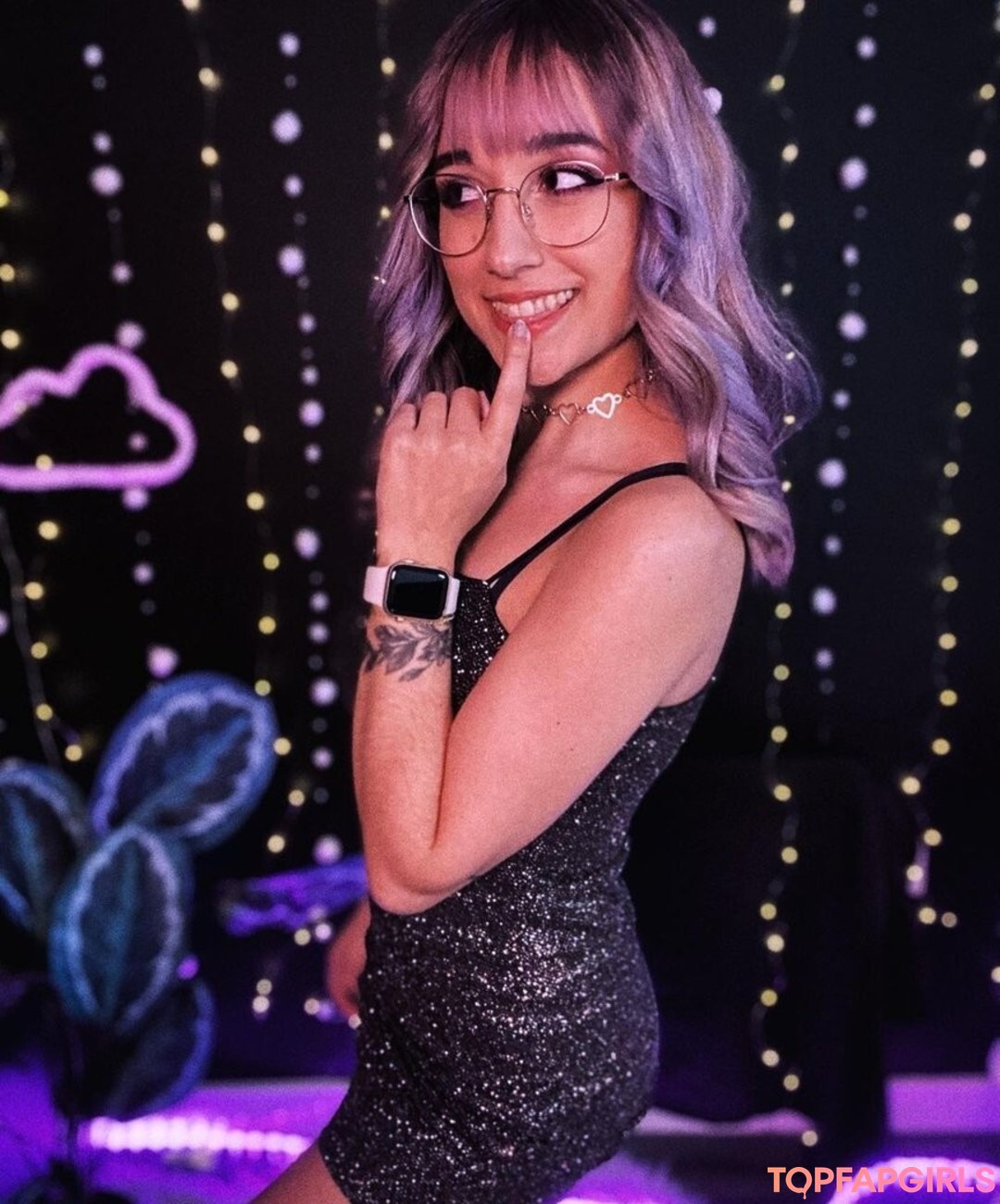 Maya ASMR nude star image