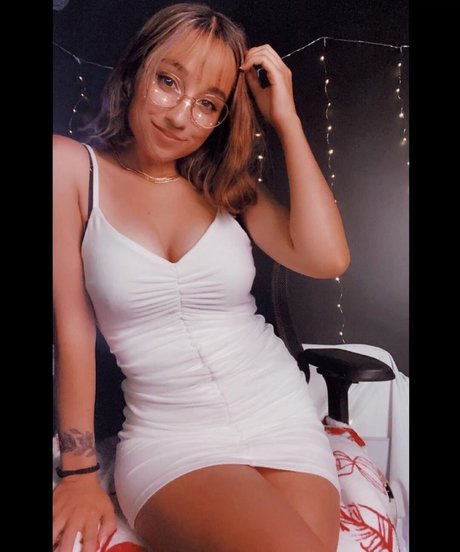 Maya ASMR star naked gallery