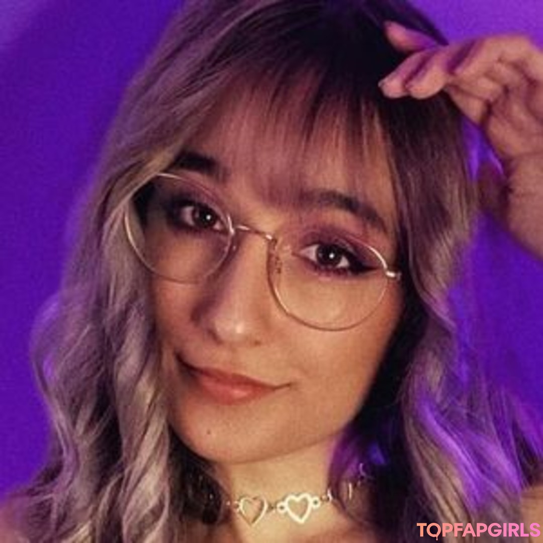 Maya ASMR star perfect pictures