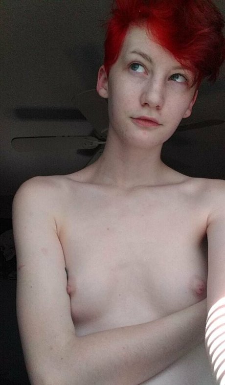 slutpuppymilo pretty pornstar pic