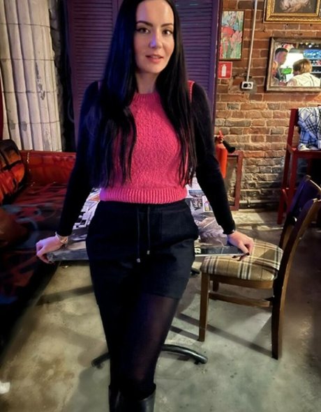 ASMR Kate Lullaby exclusive model pics