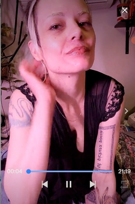 Henna Nueller model best pic