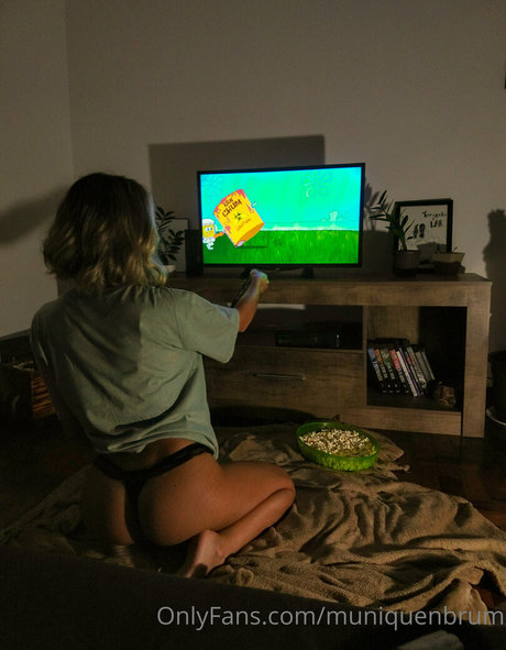 Munique Brum star art picture