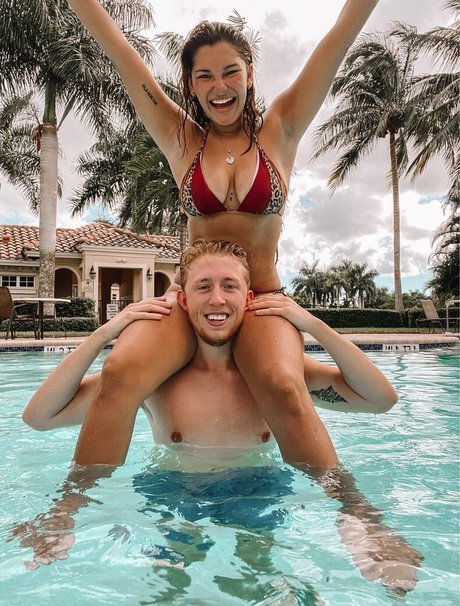 Hannah Malvone hd pornstar pic