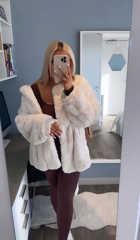 Olivia D pornstar naked pics