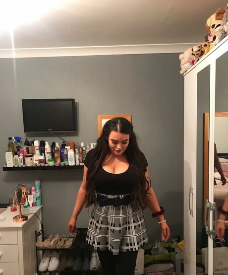 Kirsty Brittain pornstar top pic