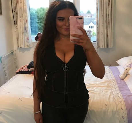 Kirsty Brittain star nudes pic