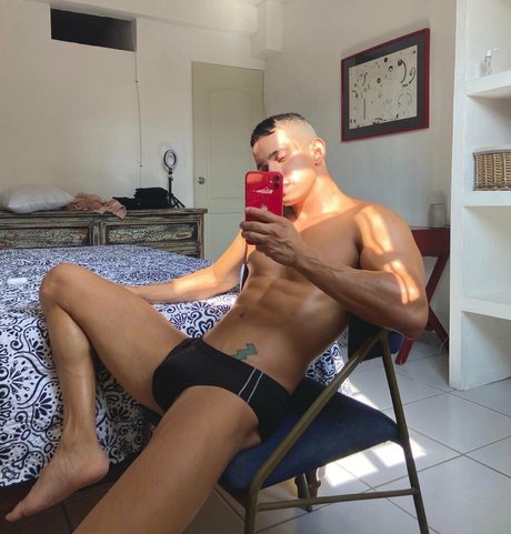 bcthaales pornstar top photo