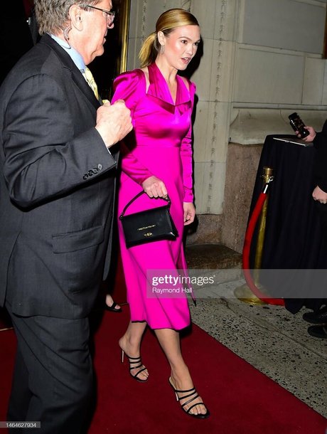 Julia Stiles star top galleries