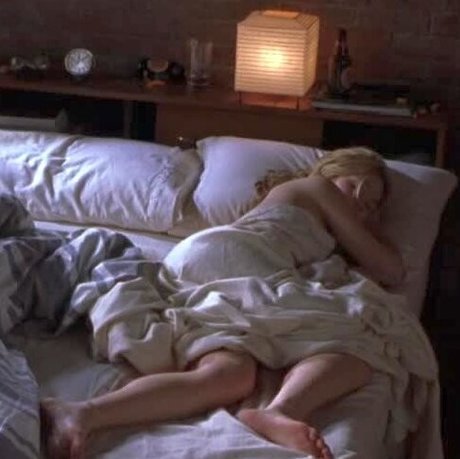 Julia Stiles adult actress pic