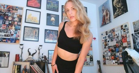 dahliainbloom1 model erotic photos