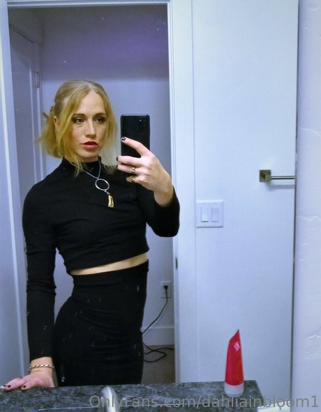 dahliainbloom1 model beautiful pics